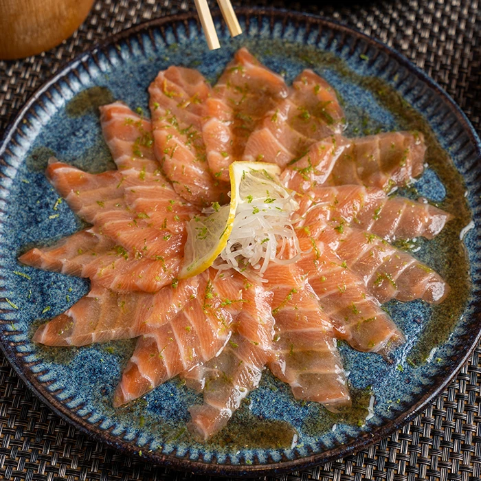 USSUZUKURI SHAKE (CARPACCIO DE SALMAO)